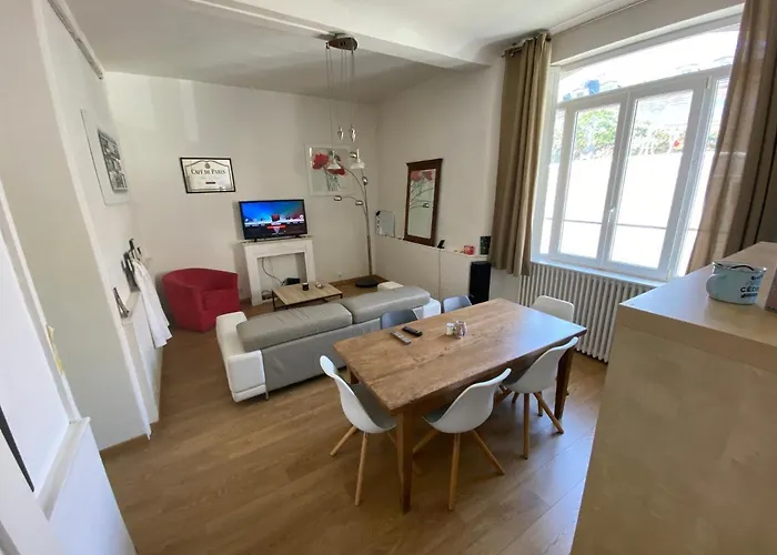 Maison De Ville Au Coeur De Saint Pierre En Auge